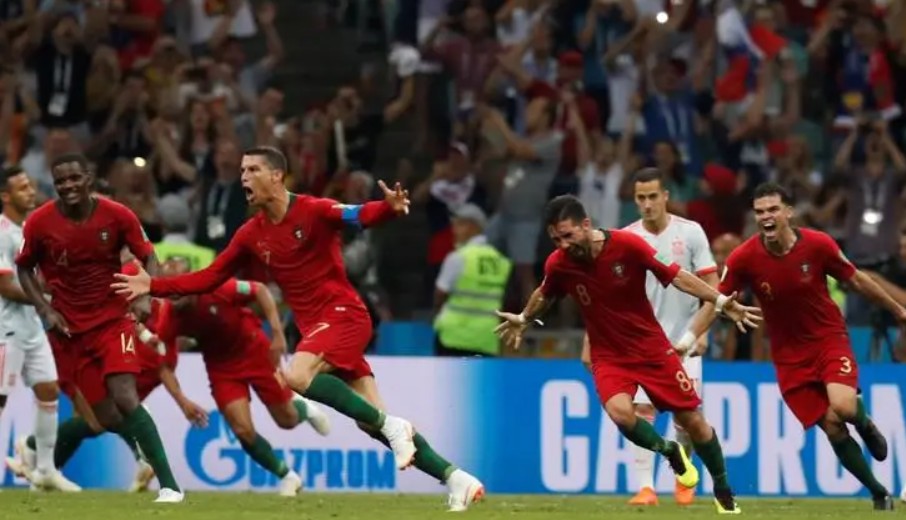 本届世界杯首个“帽二号站子戏法”诞生！葡萄牙大胜晋级八强