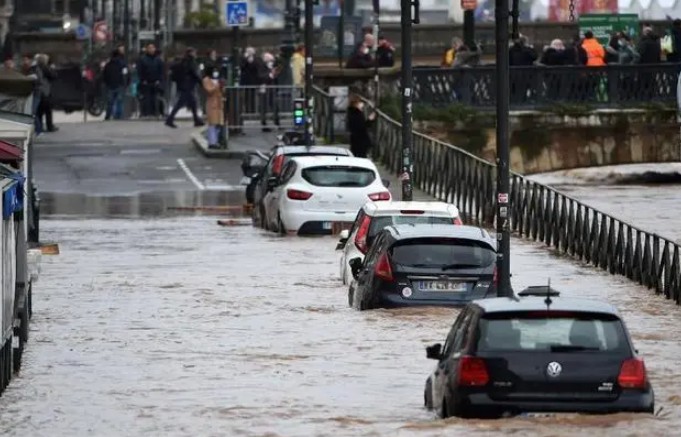 法国南部暴雨引发洪水 2号站造成大范围停电