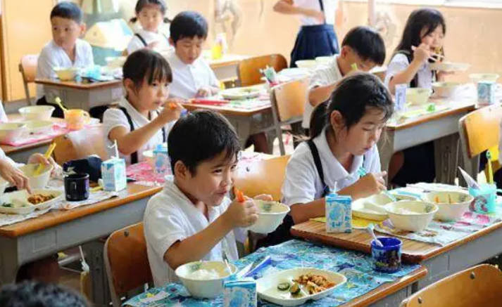 日本中小学“光盘行动“ 2号站强迫孩子吃饭患上厌食症