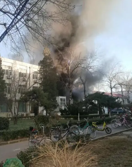 2号站北京交通大学爆炸 火势已经得到有效控制